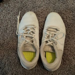 Nike cheer shoes